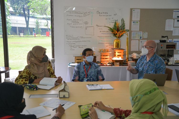 Jakarta Intercultural School (JIS) bersama Badan Pengembangan Sumber Daya Manusia (BPSDM) dan Dinas Pendidikan DKI Jakarta menggelar program Jakarta Principal Shadowing Program pada 12-13 Januari 2022.
