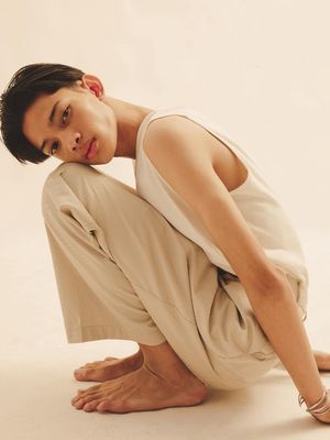 Dulu manusia silver dengan penghasilan di bawah Rp100 ribu, Michael Octavian kini melangkah di dunia modeling hingga dilirik agensi Korea.