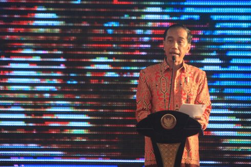 Acungkan Buku Kuning di Depan Jokowi, Ketua BEM UI Dibawa Paspampres