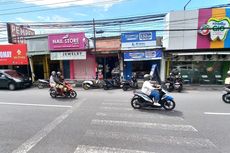 Suasana Pertokoan Depan Plaza Ambarrukmo Jelang Akad Nikah Kaesang-Erina