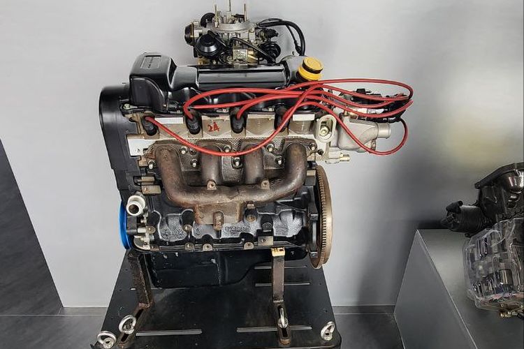 Chery pamer evolusi transmisi dari manual hingga 8AT, menandai kemandirian teknologi dan pencapaian global di industri otomotif.
