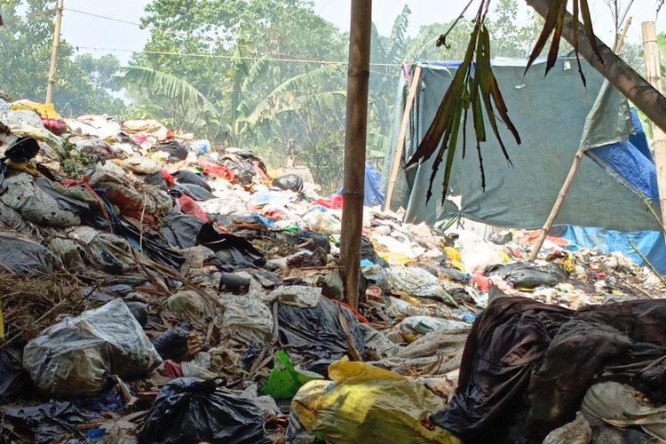 Viral Asap Sampah di Rancamanyar Bandung, Pengelola: Titik Pembakaran Bukan di Sini Saja