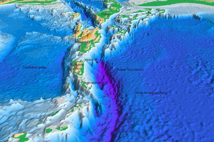 Perspektif pemandangan dasar laut Samudra Atlantik dan Laut Karibia. Dasar laut ungu di tengah pemandangan adalah parit Puerto Rico, bagian terdalam dari Samudra Atlantik dan Laut Karibia.