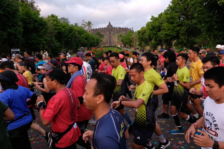 Borobudur Marathon menjadi ajang lari yang ditunggu pencinta olahraga lari sekaligus wisatawan baik dari dalam maupun luar negeri.