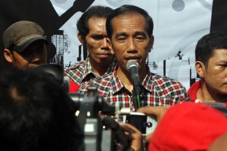 Joko Widodo yang lebih dikenal dengan Jokowi saat menghadiri Deklarasi Posko Perjuangan Rakyat (Pospera) di Jalan Diponegoro, Jakarta Pusat, Minggu (20/5/2012).  