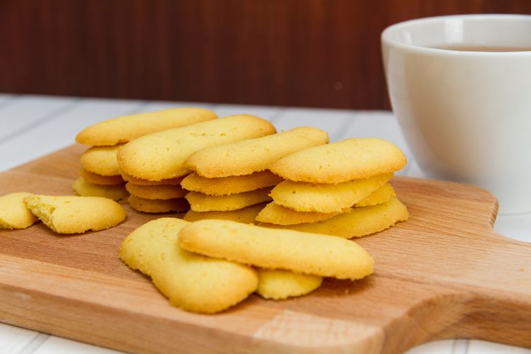 ilustrasi kue lidah kucing.