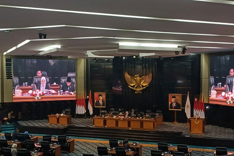 Suasana Rapat Paripurna DPRD DKI Jakarta mengenai pertanggungjawaban pelaksaan APBD DKI Jakarta 2022, di Gedung DPRD DKI Jakarta, Kamis (20/7/2023).