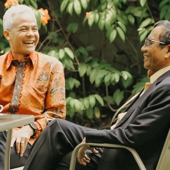 Saat Eks Gubernur Jawa Tengah Ganjar Pranowo dan Menkopolhukam Mahfud MD melakukan pertemuan. 