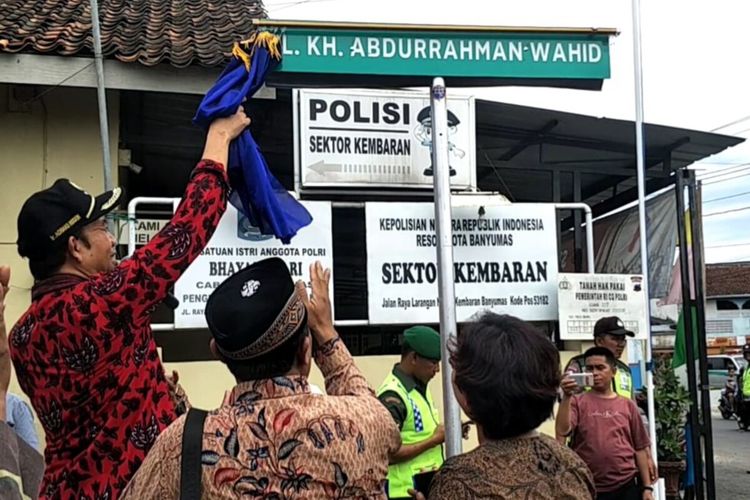 Peresmian Jalan KH Abdurrahman Wahid di Kecamatan Kembaran, Kabupaten Banyumas, Jawa Tengah, akhir pekan lalu.