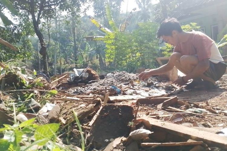 Rumah Tak Layak Huni Ambruk, Warga Cianjur Tertimpa Reruntuhan