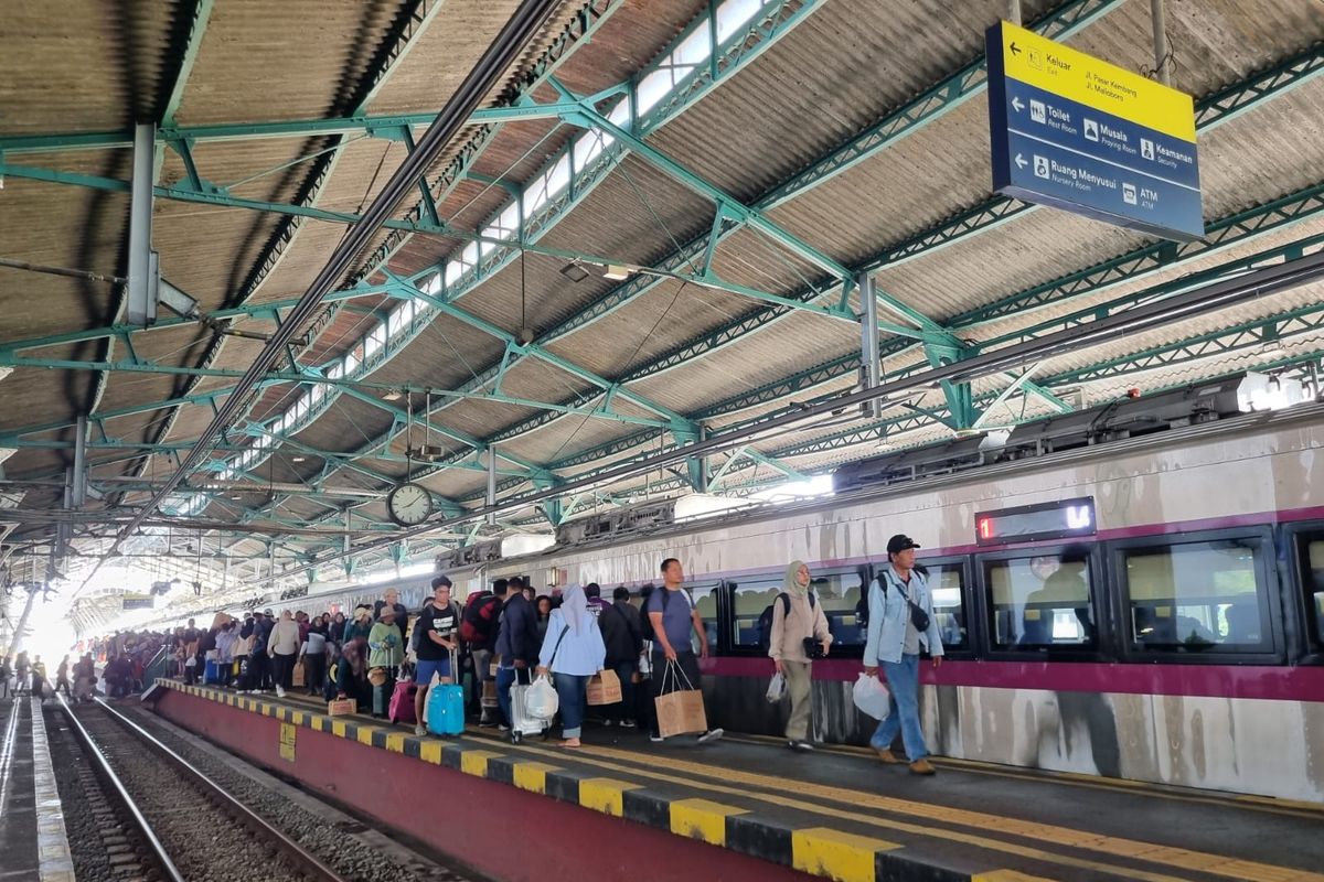 Senin, Arus Balik Lebaran di Stasiun Yogyakarta Masih Berlangsung