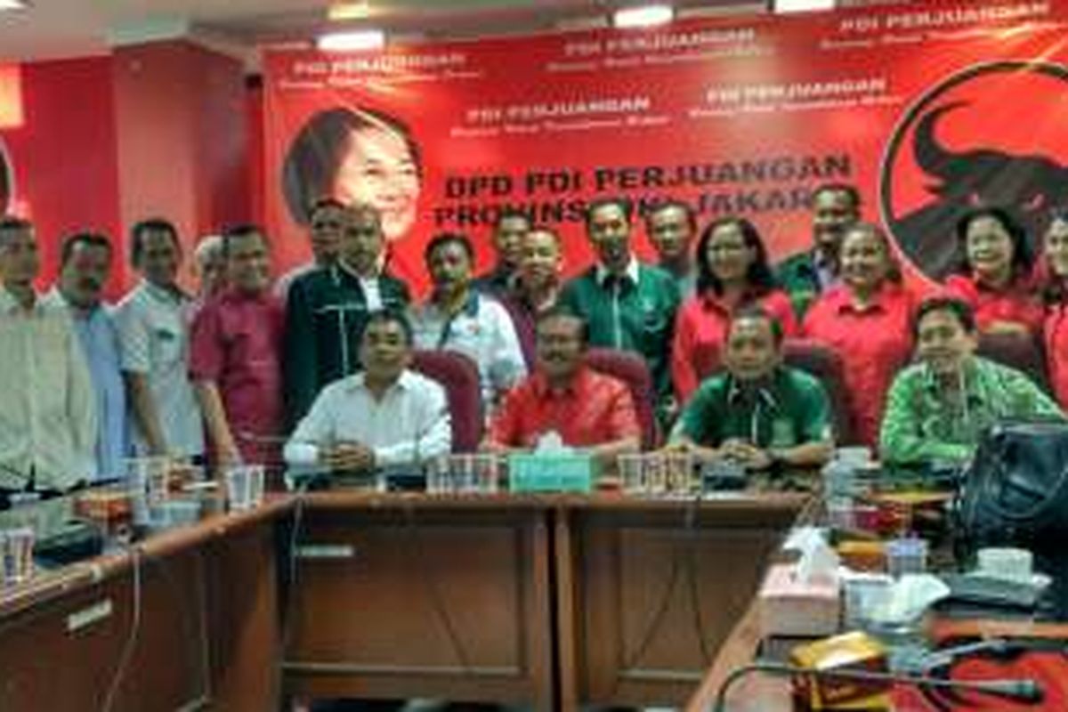Pengurus DPD PDI-P dan DPW PKB DKI Jakarta seusai mengadakan pertemuan tertutup di Kantor DPD PDI-P DKI, Tebet, Jakarta Selatan, Selasa (31/5/2016).