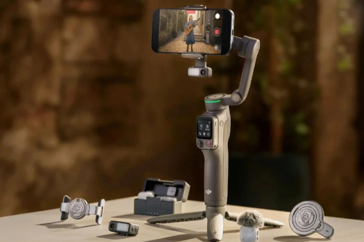 DJI Osmo Mobile 8P Meluncur, Gimbal yang Punya Layar Lepas-pasang 