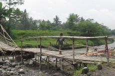 Material Lahar Merapi Penuhi Jembatan Penahan Banjir