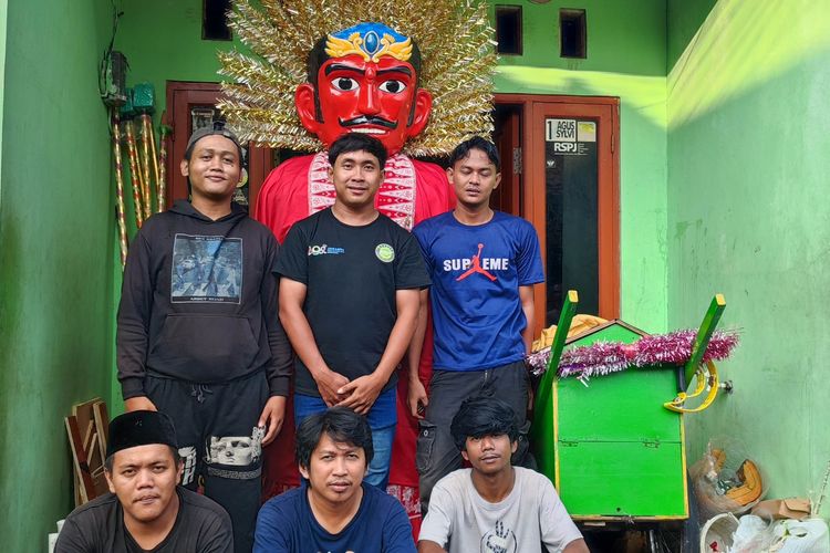 Sanggar Cemara Betawi Tampilkan Ondel-Ondel dengan Iringan Musik Langsung