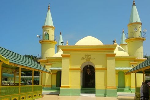 8 Paket Wisata Pulau Penyengat, Dari Tur Masjid Sampai Kelas Memasak