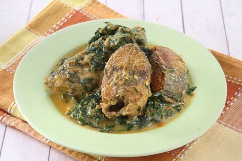 Resep Ikan Bumbu Betutu Daun Singkong, Sekali Masak 2 Lauk