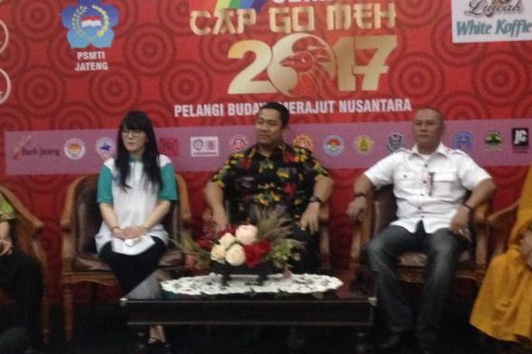Gelaran Cap Go Meh di Semarang, Jawa Tengah berlangsung di balaikota Semarang. Perayaan ini semula direncanakan di Masjid Agung Jawa Tengah namun ditentang sejumlah pihak. 