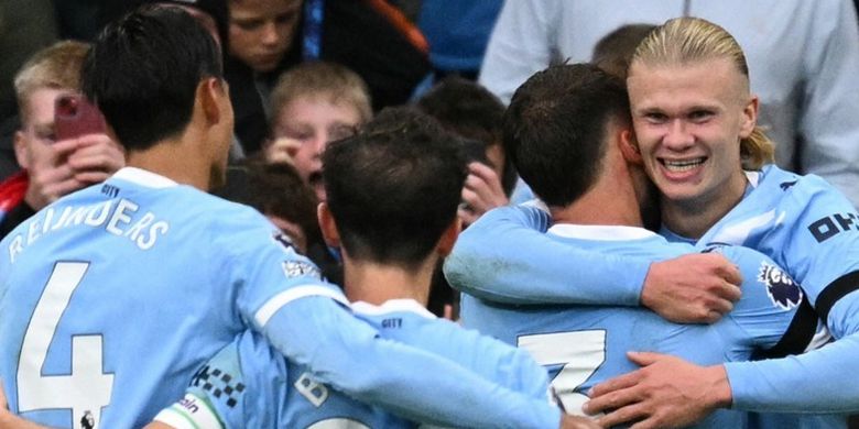 Penyerang Manchester City Erling Haaland merayakan gol pada laga Liga Inggris antara Manchester City dan Manchester United di Stadion Etihad di Manchester, Inggris barat laut, pada 14 September,