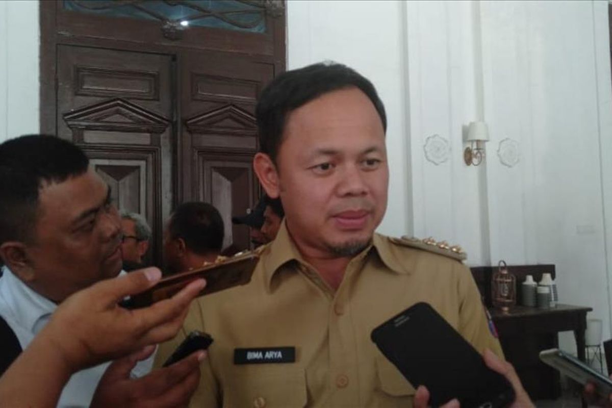 Wali Kota Bogor Bima Arya Sugiarto saat ditemui usai rapat evaluasi Penerimaan Peserta Didik Baru (PPDB) di Balai Kota Bogor, Senin (1/7/2019).