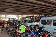 Trotoar untuk Pejalan Kaki di Tanah Abang Kini Jadi Lahan Parkir, Tarifnya Rp 10.000