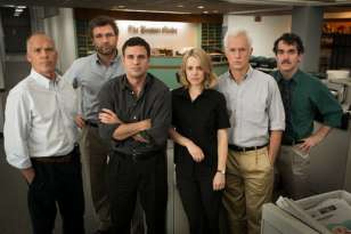 Michael Keaton, Liev Schreiber, Brian d'Arcy James, Mark Ruffalo, John Slattery, dan Rachel McAdams dalam film Spotlight (2015)
