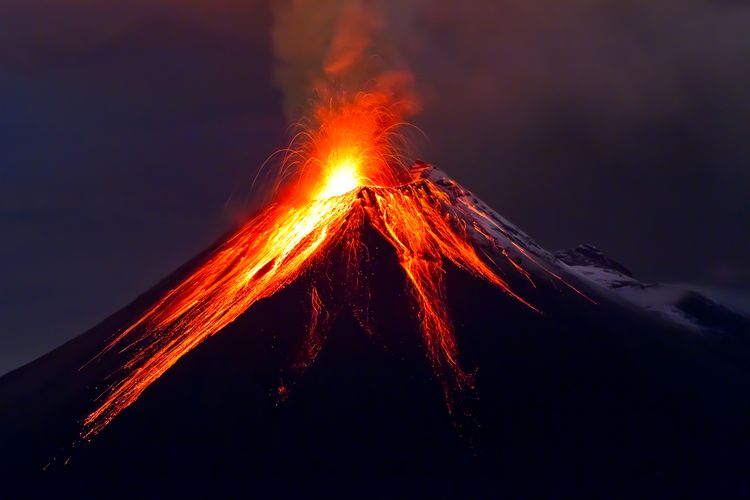 Ilustrasi letusan gunung berapi