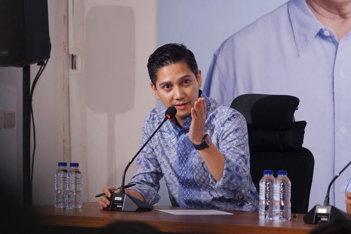 Ketua Tim Komunikasi Tim Kampanye Nasional (TKN) Prabowo-Gibran, Budisatrio Djiwandono mengatakan, menjelang debat pertama Calon Presiden (Capres) nanti malam, Selasa (12/12/2023), Prabowo Subianto tetap fokus bertugas sebagai Menteri Pertahanan (Menhan) Republik Indonesia (RI).