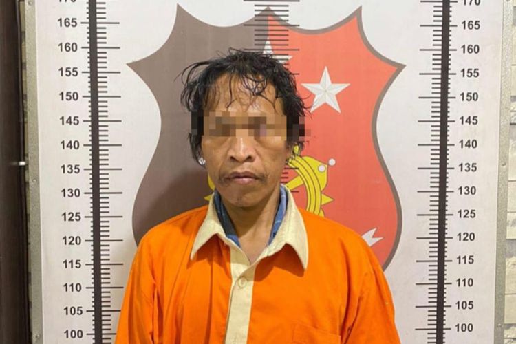 Pelaku pencuri ikan mas koi AW (44). Laki-laki pengangguran di Nunukan Kaltara ini kerap melakukan pencurian binatang peliharaan.