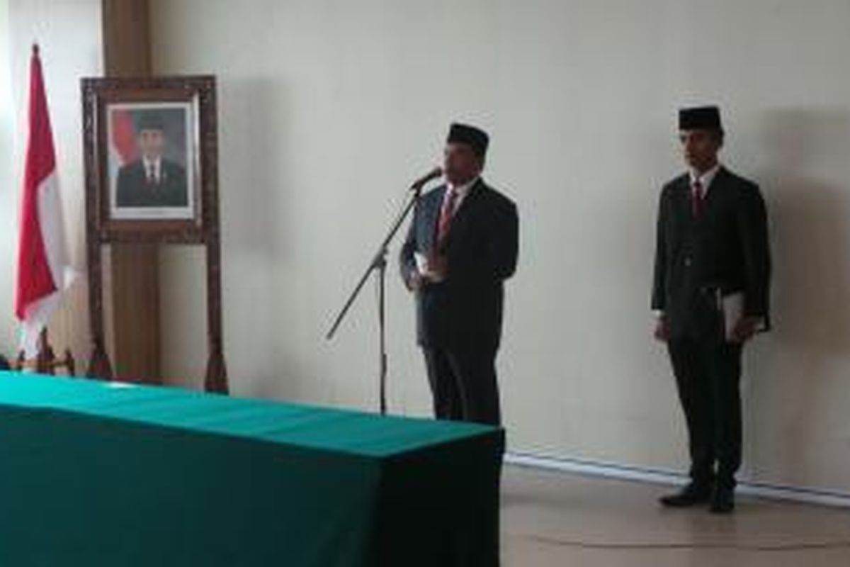 Sekretaris Daerah (Sekda) DKI Saefullah melantik sebanyak 24 pejabat eselon III di lingkungan Pemprov DKI Jakarta, di lantai 22 Blok G Balai Kota, Jumat (31/7/2015). 