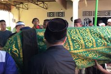 Isak Tangis Keluarga Iringi Pemakaman Redho Korban Mutilasi Sleman di Pangkalpinang