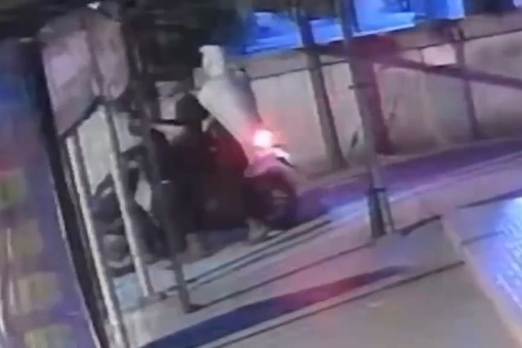 Polisi Dalami Video Viral Diduga Teror Pocong di Belakang UNS Solo