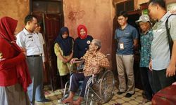 HLUN 2022, Kemensos Bagikan Alat Bantu Gerak bagi Lansia di Tasikmalaya