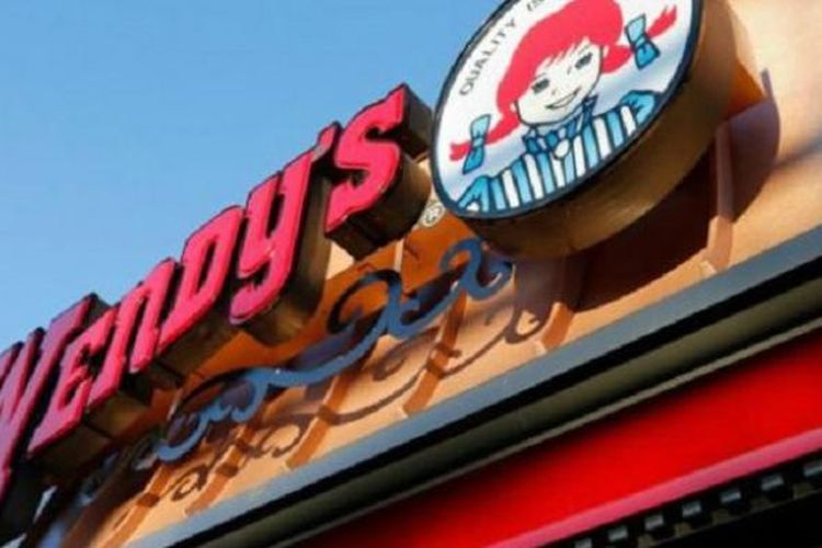 Ibu James mengatakan anaknya hanya ingin menjahili temannya yang bekerja di restoran Wendys. 