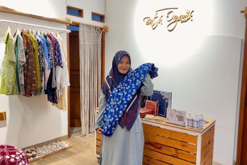 Cerita Ana Khairani Membangun Batik Organik hingga Diminati Pasar Global