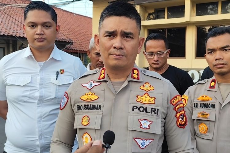 Tak Terima Ditegur Saat Terobos Lampu Merah, Pelajar SMA di Cirebon Bacok Mahasiswa
