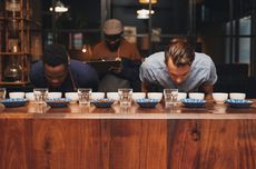 3 Tips Cupping Kopi dari Barista, Siapkan Air Putih