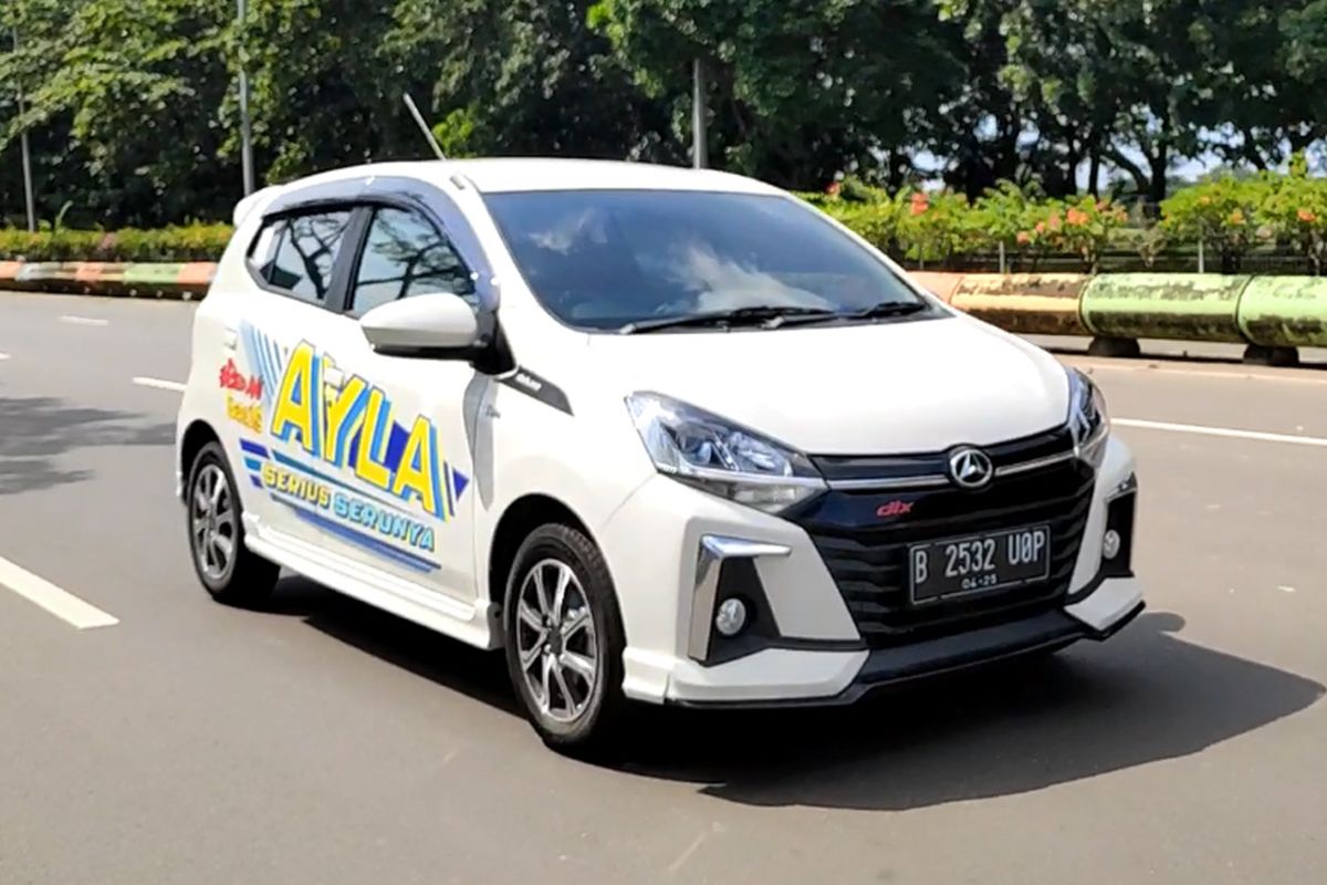 Test drive New Daihatsu Ayla Deluxe AT