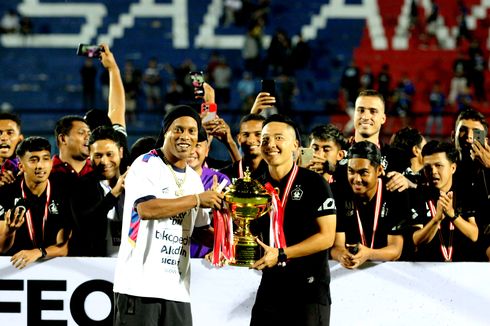 Tolak Disebut Adu Kungfu, Persik Kembalikan Trofi Juara Trofeo Ronaldinho