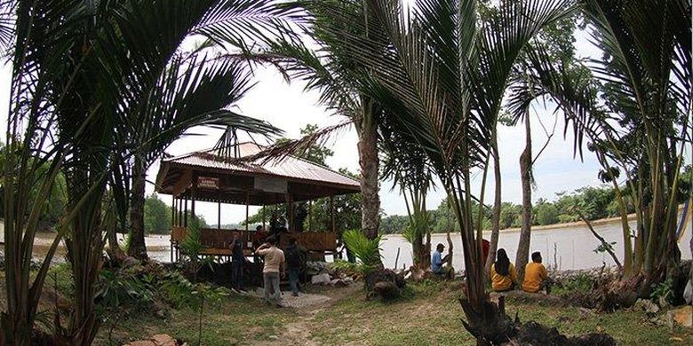Pulau Semut, Kota Pekanbaru, Provinsi Riau. 