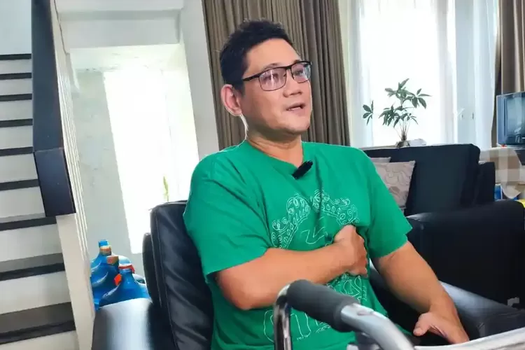 Wamenpora Taufik Hidayat Batal Jenguk Pino Bahari di Bali, Simpati Lewat Telepon Jadi Pelipur Lara