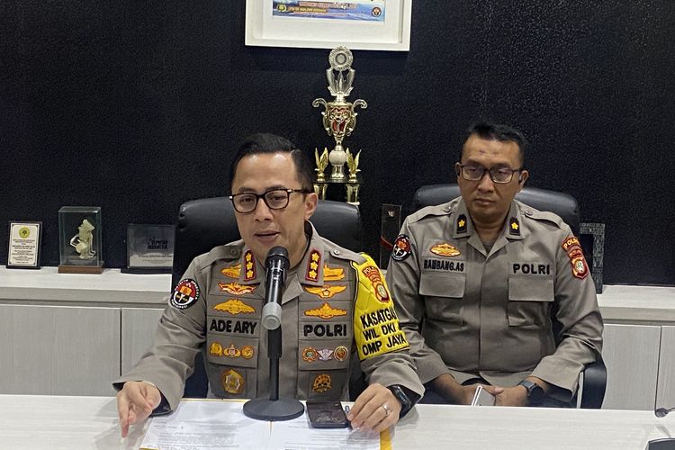 Sabun Mandi hingga Obat Anti HIV Jadi Barang Bukti Penggerebekan Pesta Seks Gay di Jaksel 