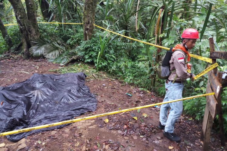 Kondisi tenda milik tiga remaja asal Indramayu yang tewas di kawasan Pos 4 Gunung Tampomas, Sumedang, Jawa Barat. DOK. Mapala Madratala STIA Sebelas April Sumedang