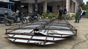 Puting Beliung Indramayu: Balai Desa dan Sekolah Rusak Parah