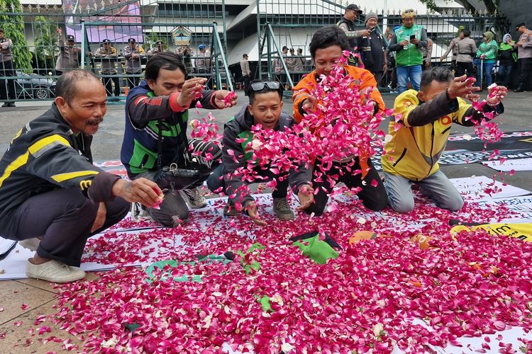 Keluh Pengemudi Ojol: Dipaksa Langganan Grab Hemat biar Dapat Orderan, tapi Dipangkas Rp 390.000 Per Bulan
