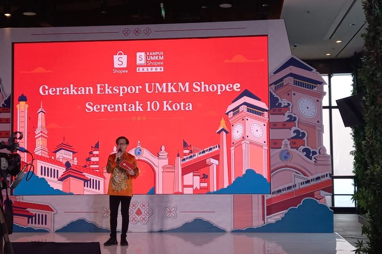 Direktur Eksekutif Shopee Indonesia Handhika Jahja dalam peluncurkan Gerakan Ekspor UMKM Shopee Serentak di 10 Kota di Pakuwon Tower, Jakarta, Rabu (26/7/2023).
