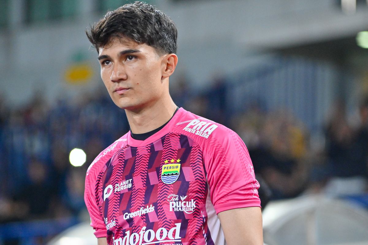 Penjaga gawang Persib Bandung Kevin Ray Mendoza merupakan kiper yang juga diandalkan Timnas Filipina. 