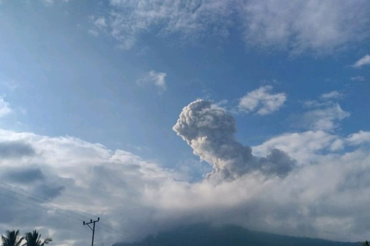 Gunung Lewotobi Laki-laki 2 Kali Meletus Pagi Ini, Kolom Abu 1 Km