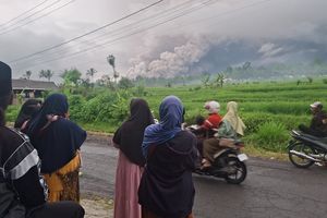 Luncuran Awan Panas Gunung Semeru Capai 14 Kilometer, Warga Mulai Mengungsi