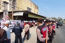 Jalan Rusak akibat Tambang Galian C, Warga Tiga Dusun di Magelang Gelar Aksi Demo